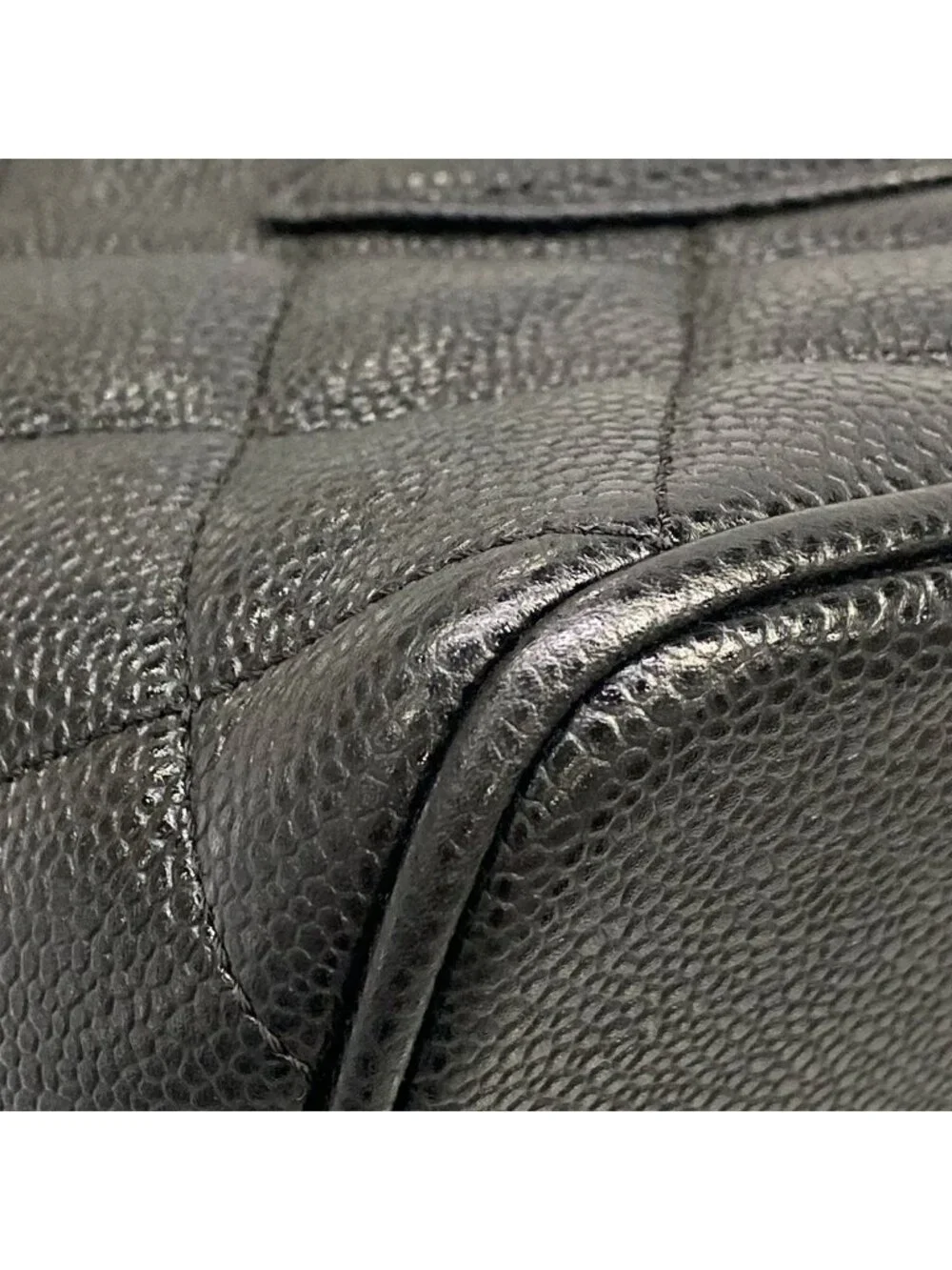 Chanel Tote Bag Reissue Black Gold